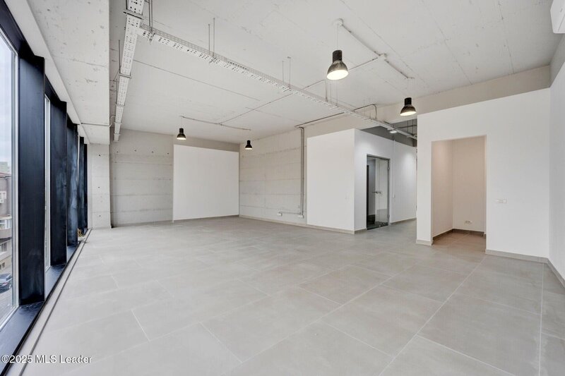 Viitorului 136  Spatiu birouri  100 mp Forty Building