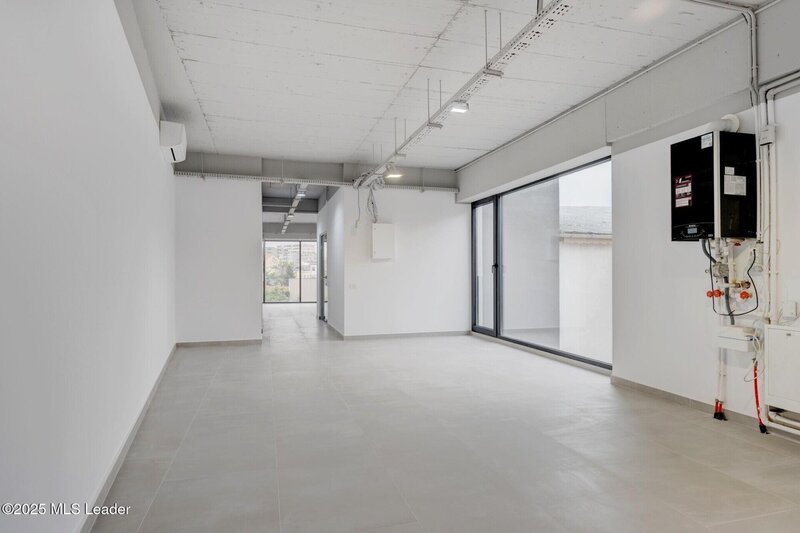 Viitorului 136  Spatiu birouri  100 mp Forty Building