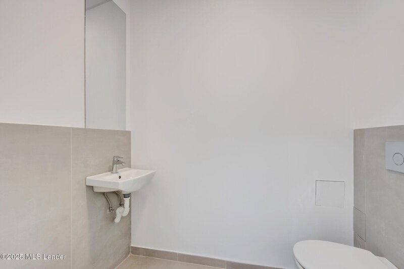 Viitorului 136  Spatiu birouri  100 mp Forty Building