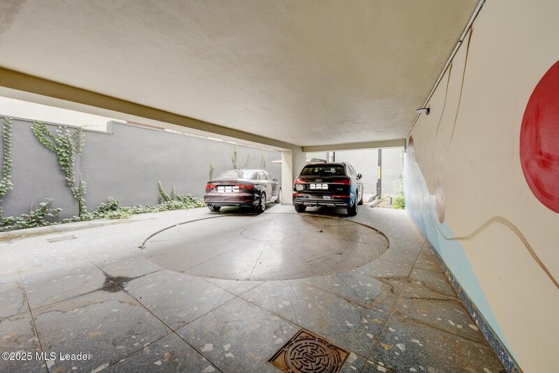 Viitorului 136  Spatiu birouri  100 mp Forty Building